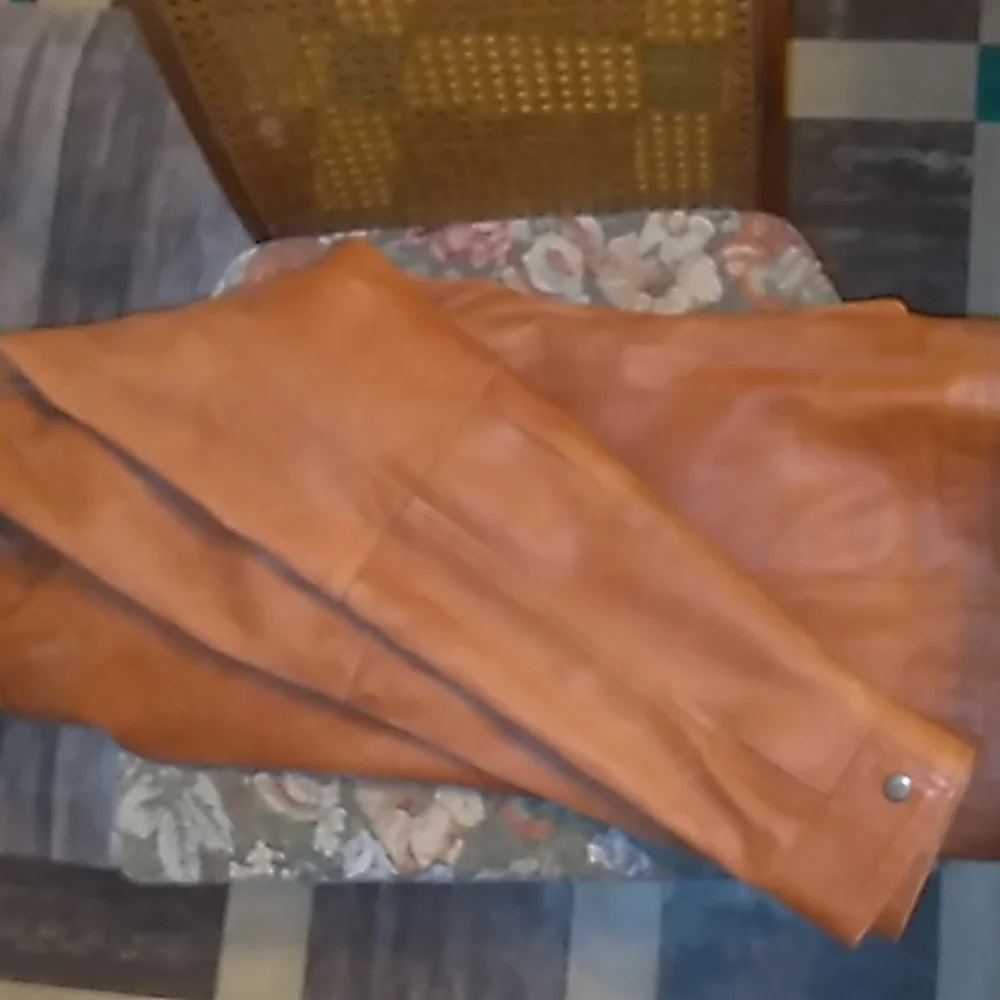 Leather Jacket - Picture 7 of 8